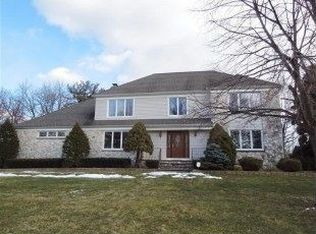 9 Elisa Ln, Clark, NJ 07066