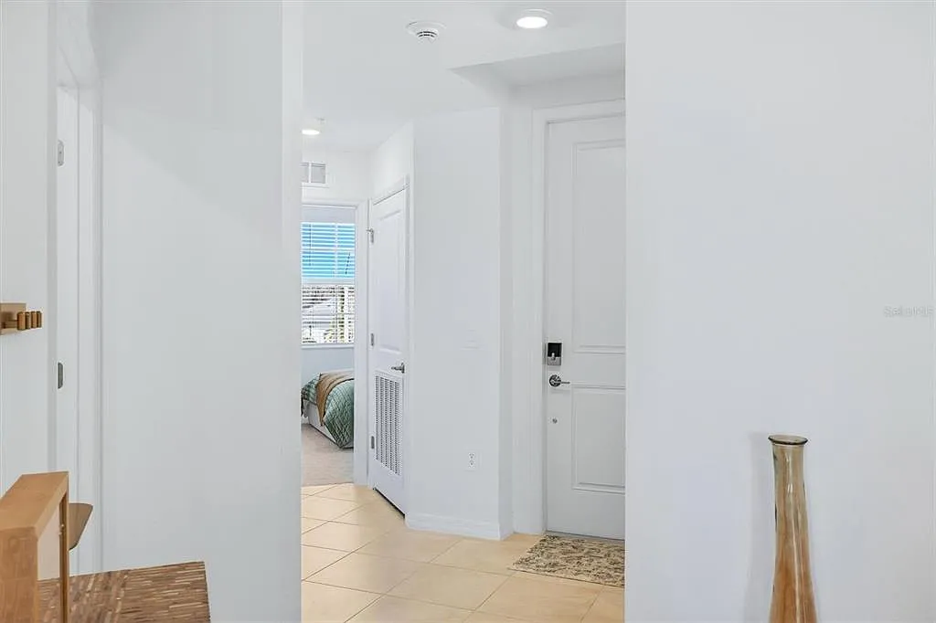 3 bed, 2.0 bath, 1301 sqft, $2,750 — Photo 4