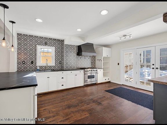 5th image of 919 Elting Road