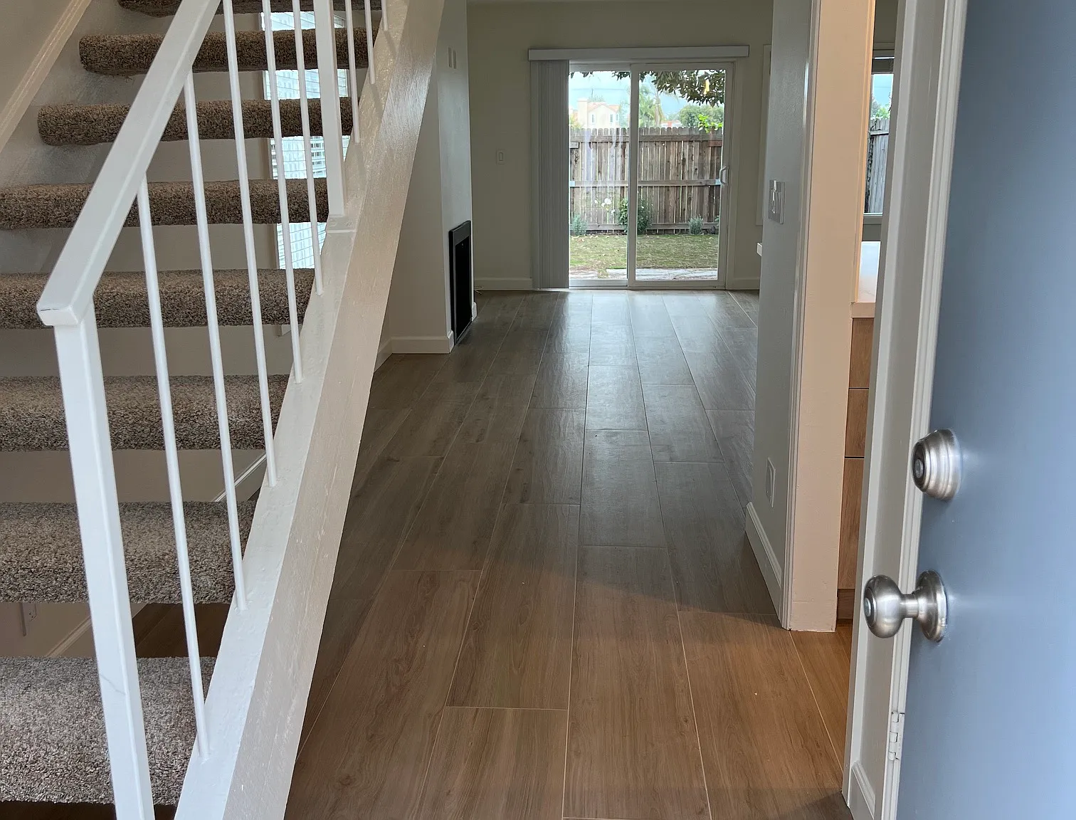 2 bed, 1000 sqft, $4,100 — Photo 4