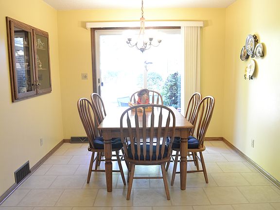 Eat in kitchen