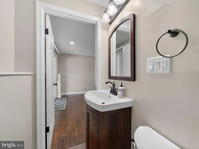 3806 Candlelight Ct — Photo 45