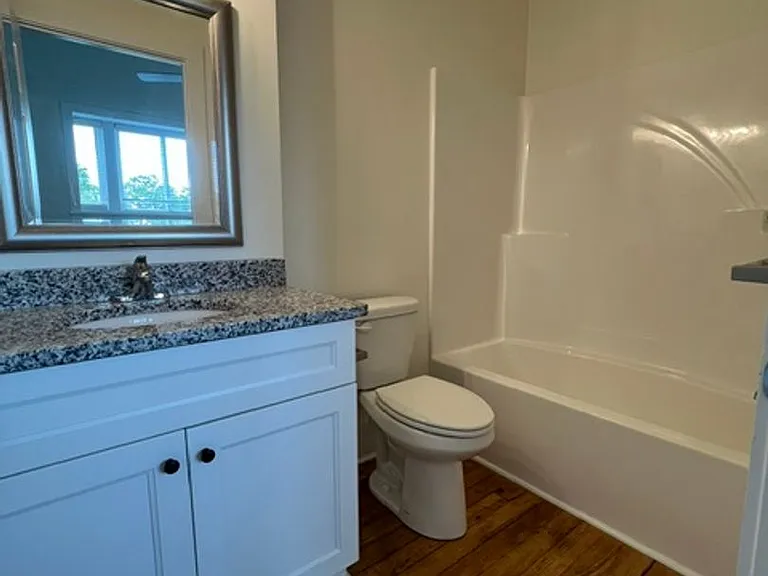114 Nassau Pl — Photo 35