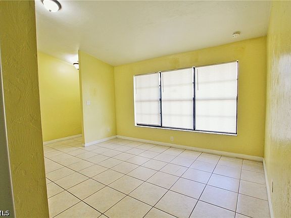 3rd image of 604 Weston Rd
