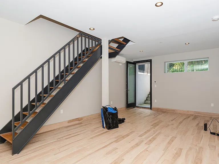 2825 Snyder Ave #1C — Photo 16