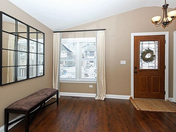 2nd image of 425 S Ashland Ave