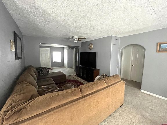 3rd image of 204 S Chestnut Street