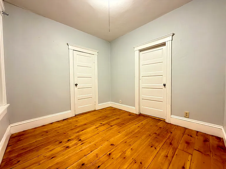90 Vernon St #3 — Photo 4