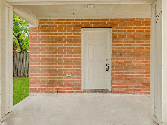 3rd image of 22522 Heather Way Ct
