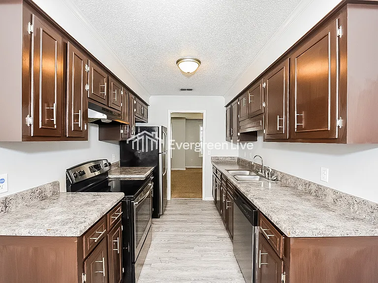 418 Cranewater Ct — Photo 4