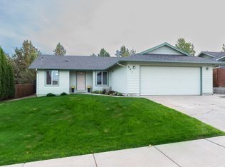 661 SW Lorraine Dr, Madras, OR 97741