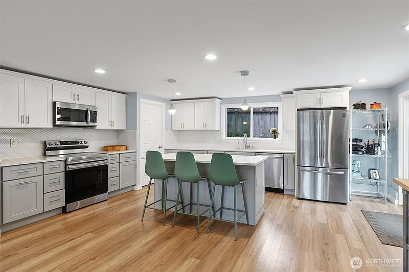 4th image of 9329 53rd Avenue S #2