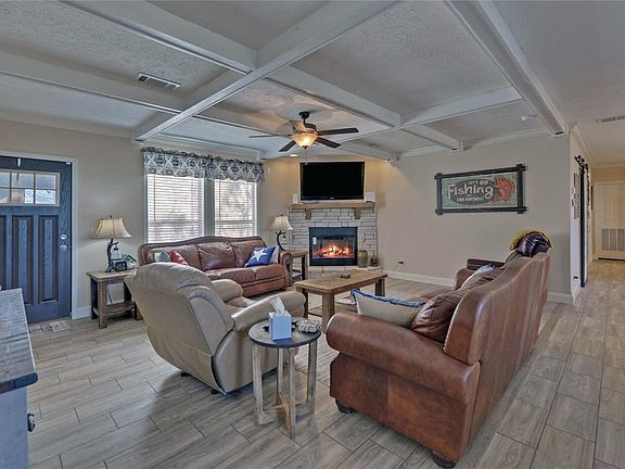 5th image of 19 Blackbird Ln