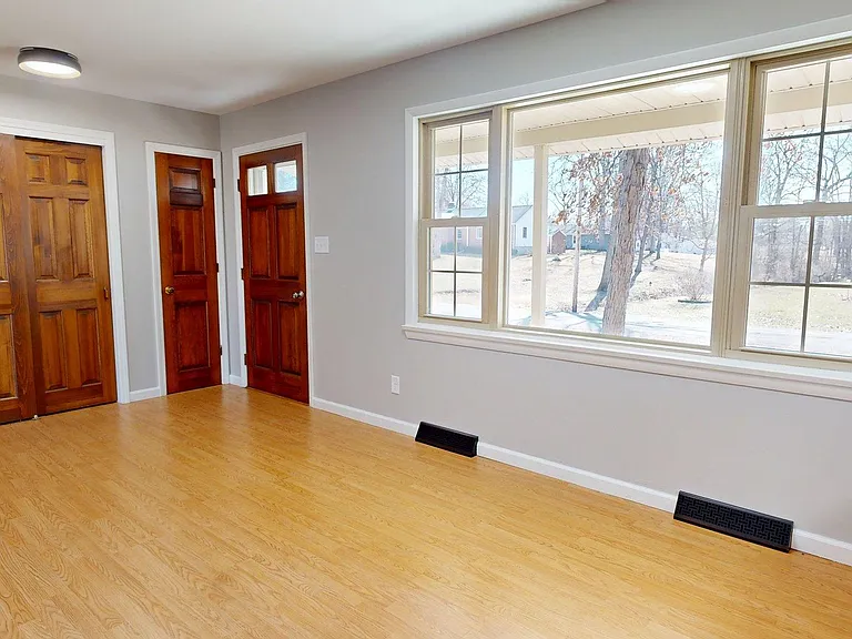 3280 E Oakwood Ave — Photo 12