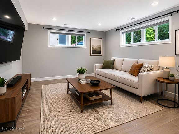 4th image of 1323 Highland Ave