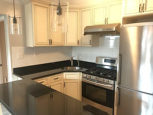 Rented by Century 21 New Golden Age Realty | media 18