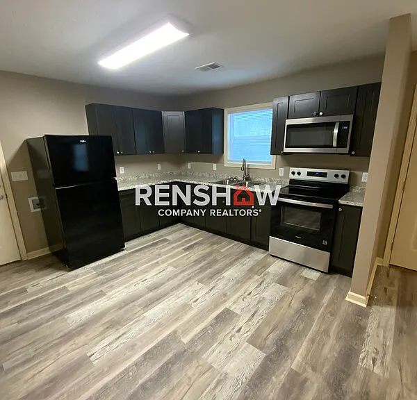 730 Tucker St — Photo 3