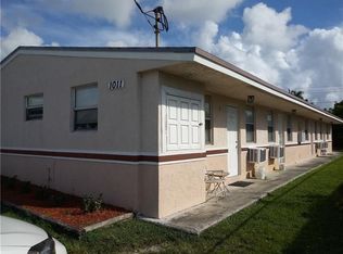 1011 NW 8th St #3, Hallandale, FL 33009