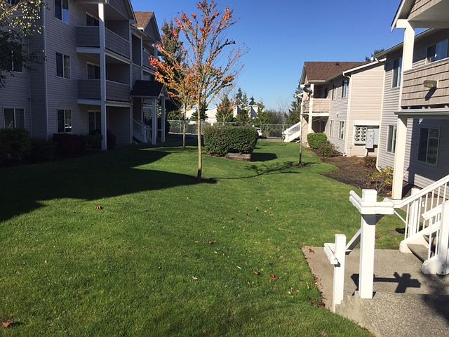 2nd image of 205 E Alabama Ave