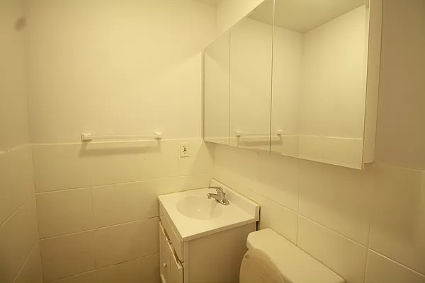 Rented by Grand & Co. | media 34