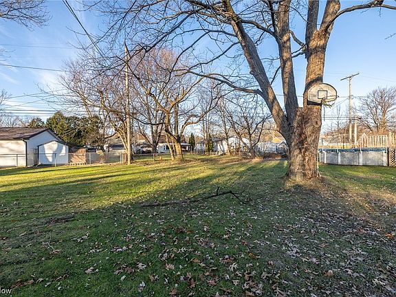 3rd image of 4076 W 223rd St