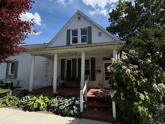3rd image of 609 E Harrison St
