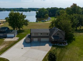 1083 Lincoln Dr, Lake Isabella, MI 48893