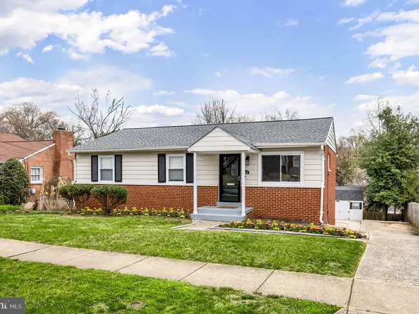 7314 Abbington Dr, Oxon Hill, MD 20745