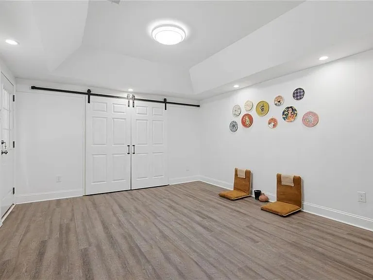 2540 Lansing Ln — Photo 19