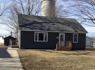 18 E Riverside Ave, Melrose, MN 56352