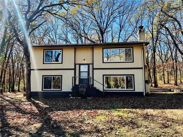 18576 S 1300th Rd, Nevada, MO 64772
