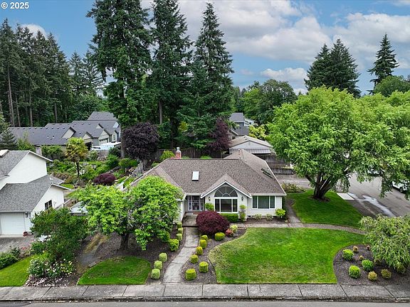 2nd image of 3208 NE 91st St