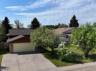 5909 NW 11th Ave, Edson, AB T7E1J2