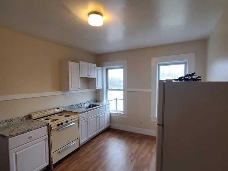 32 Bridge St #4 — Photo 5
