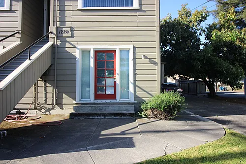 1220 College Ave Photo 1