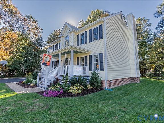2nd image of 9133 Greenlake Cir