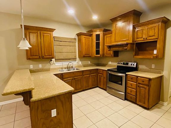 3rd image of 3412 Goldcrest Ave