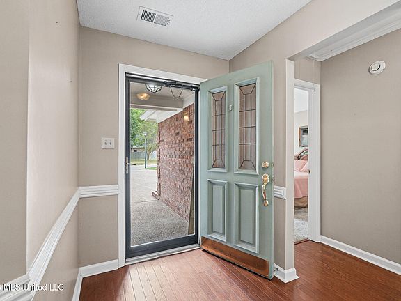 5th image of 6234 Cheyenne Dr