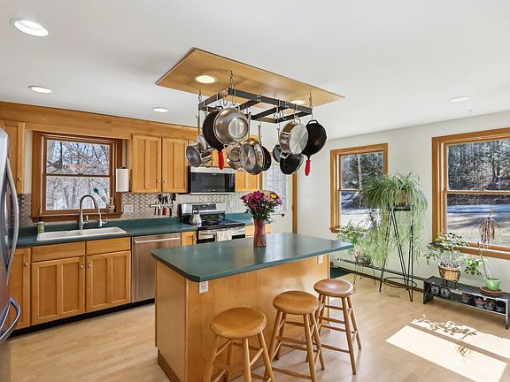 5th image of 11 Lincoln Drive