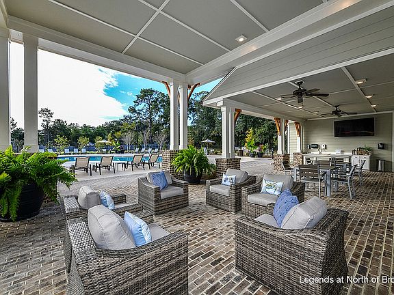 Legends North of Broad Covered Poolside Terrace