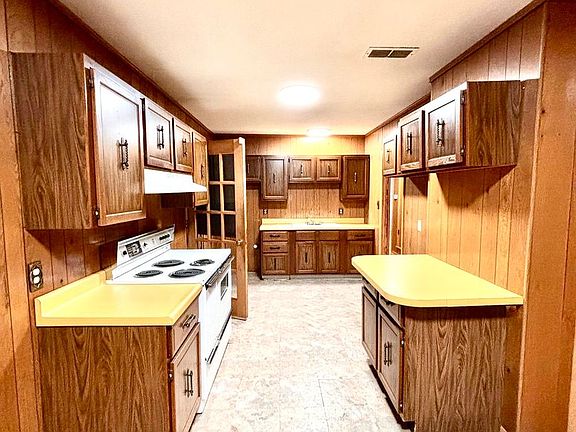 4th image of 732 Crest Dr