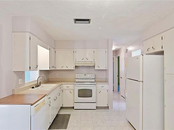 4th image of 3401 36th St N