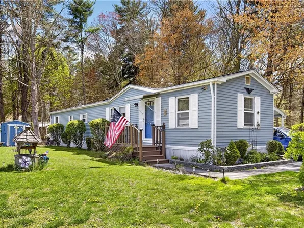 45 Sherwood Valley Ln, Coventry, RI 02816
