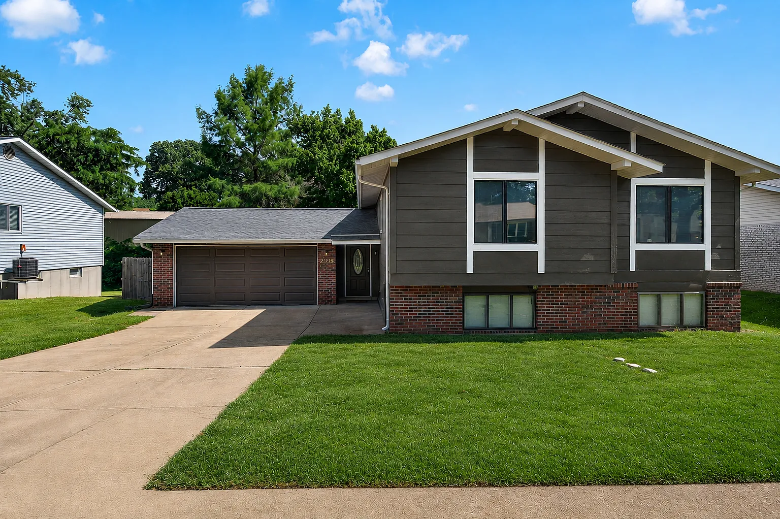 3 bed, 1311 sqft, $5,934 — Photo 1