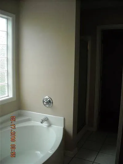 517 Green Valley Dr — Photo 8