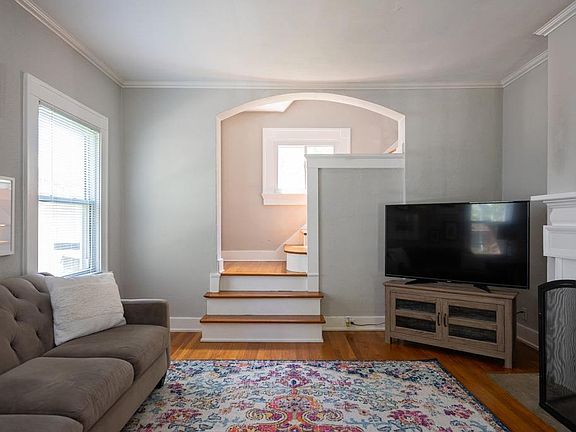 4th image of 314 Corona Ave