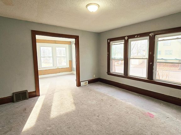 4th image of 1444 Edgerton St
