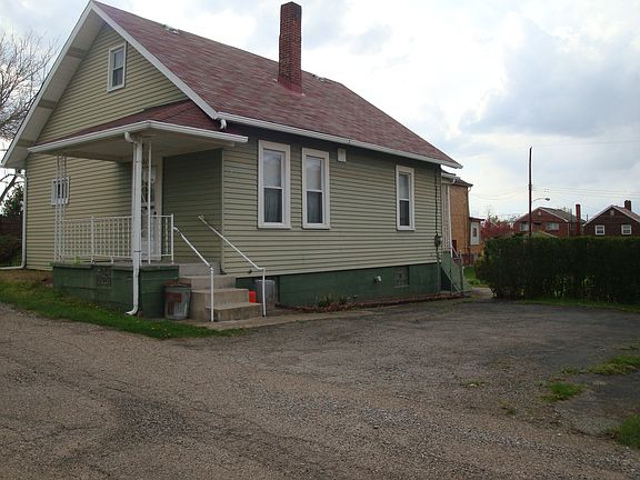 2nd image of 245 W Larkspur St