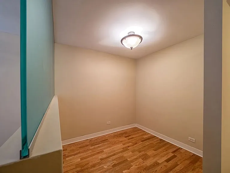 639 W Wrightwood Ave #202 — Photo 7