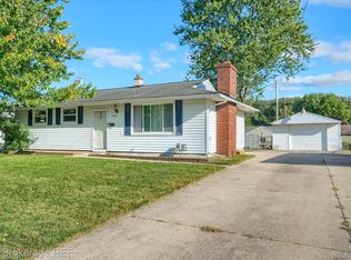 5307 Worchester Dr, Swartz Creek, MI 48473